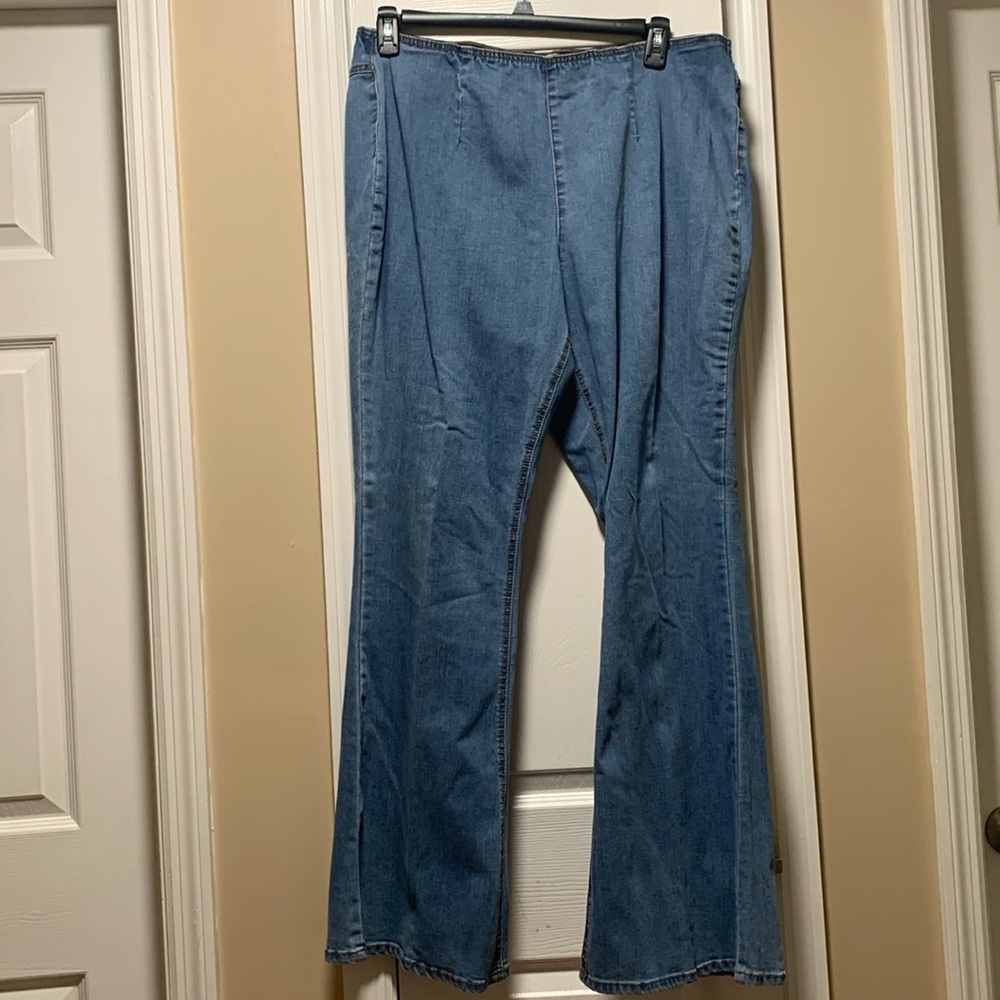 Midrise Size 18W Jeans Flared